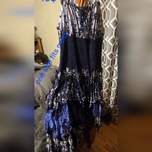 Chic Navy and White Maxi Dress